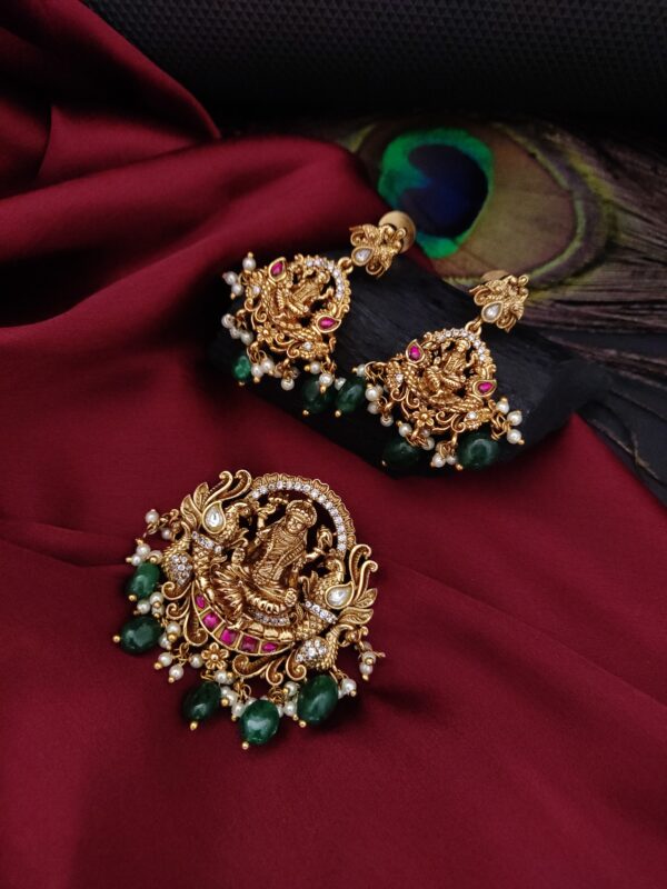 Gold Jadua Lakshmi Pendant Set