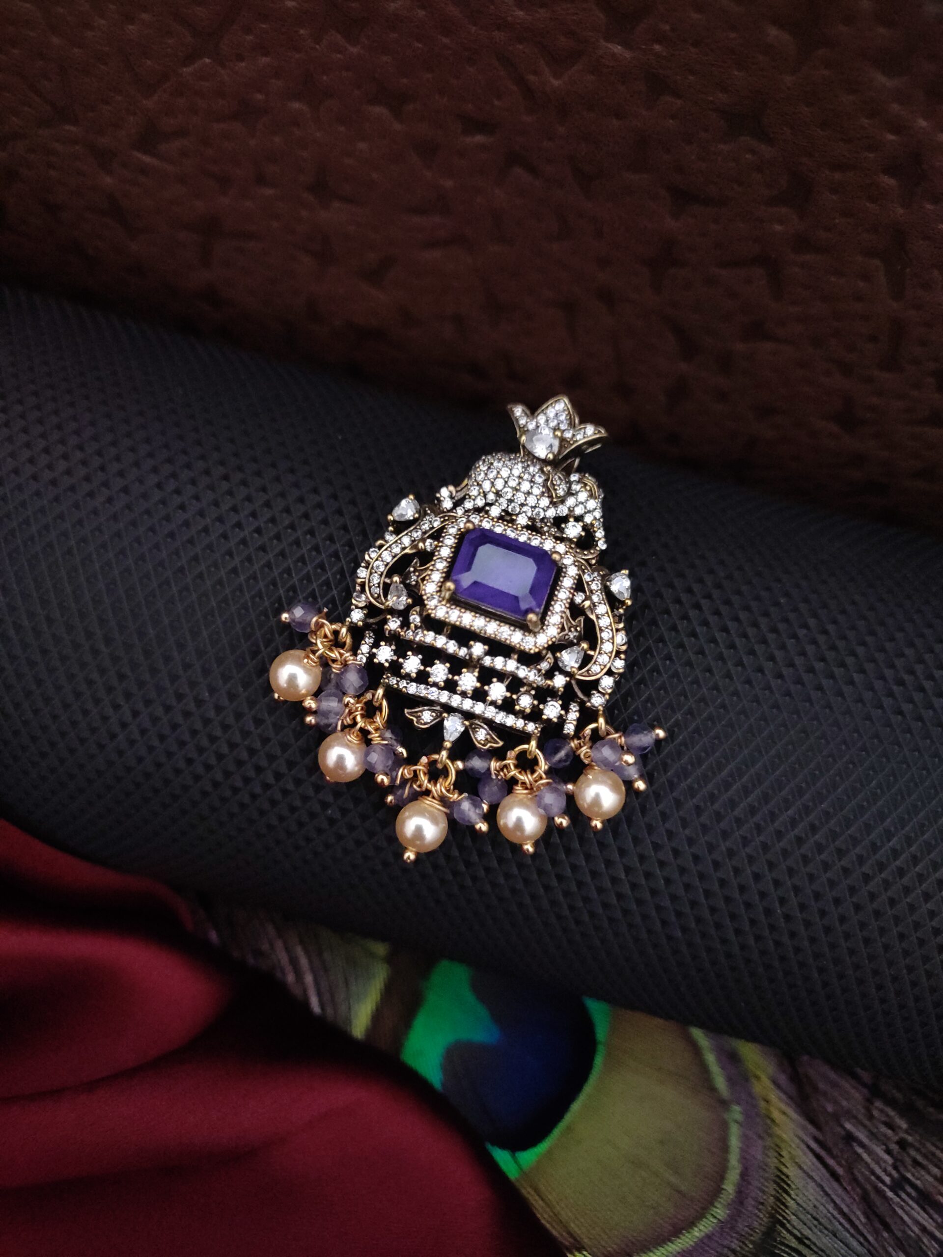 Royal Victorian Zircon Elephant pendant set